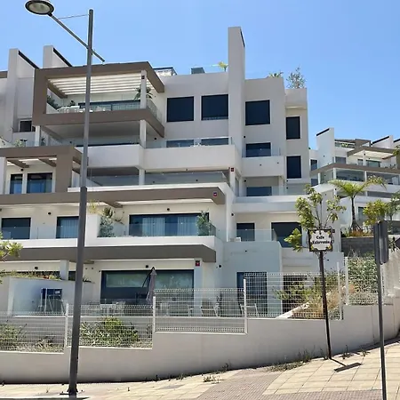 Don Leo Charming 3 Bedroom In Close To The Sea Apartment *