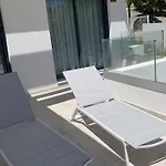 Don Leo Charming 3 Bedroom In Close To The Sea *