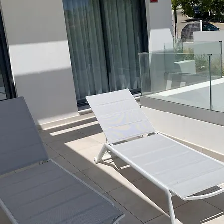 Don Leo Charming 3 Bedroom In Close To The Sea *