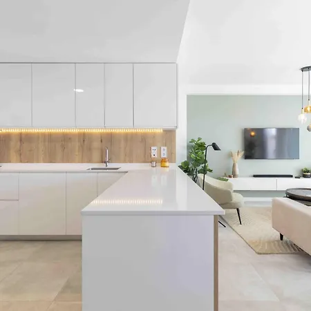 Don Leo Charming 3 Bedroom In Close To The Sea *