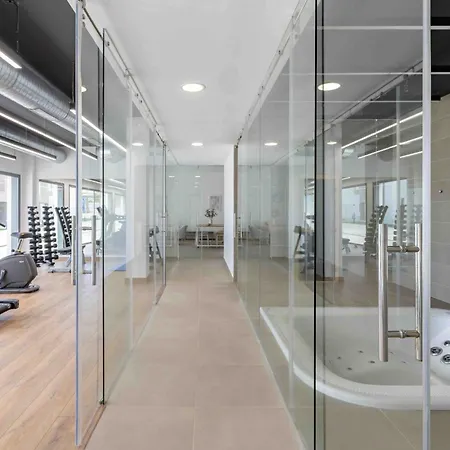 Apartment Don Leo Charming 3 Bedroom In Close To The Sea