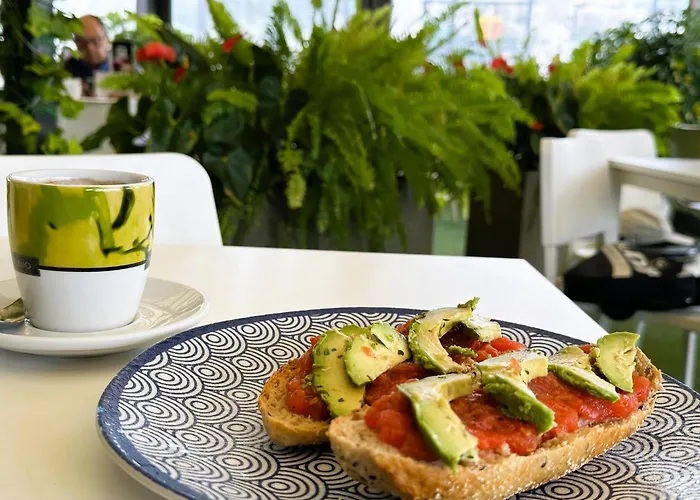 Don Leo Charming 3 Bedroom In Close To The Sea דירה אסטפונה