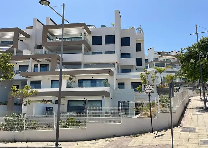 Don Leo Charming 3 Bedroom In Close To The Sea דירה *