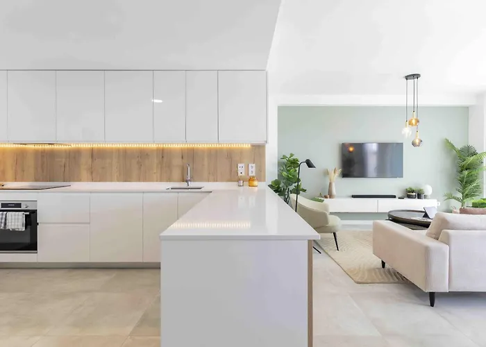 Don Leo Charming 3 Bedroom In Close To The Sea *