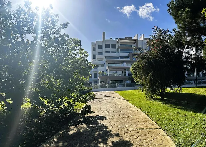 Don Leo Charming 3 Bedroom In Close To The Sea Apartment *